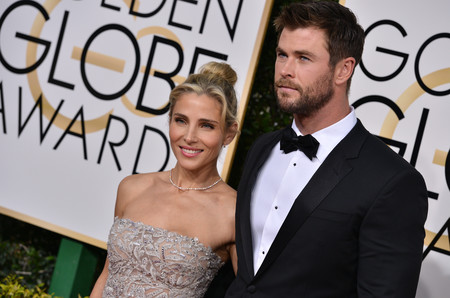 Elsa Pataky Y Chris Hesmworth se lucen cosa mala en los Globos de Oro 2017