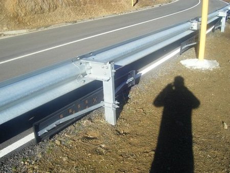 Trasera de guardarail