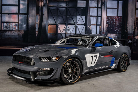 Babearás todo el suelo del SEMA (o de tu casa) al ver el nuevo Ford Mustang GT4