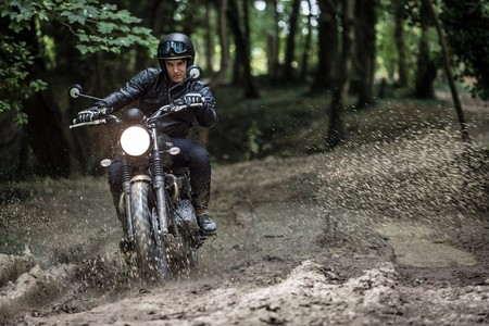 triumph-street-scrambler-2017-1