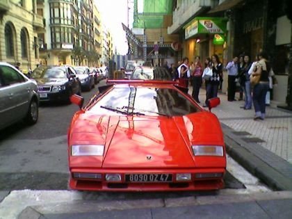 Lamborghini Countach por las calles de Donostia