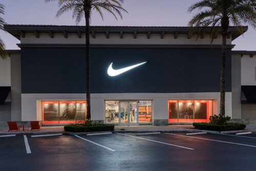 Liquidación de Nike: la marca comienza a agotar decenas de camisetas, chanclas, mallas y más en su outlet 
