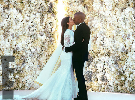 Por fin vemos el traje de novio de Kanye West: así fue su boda con Kim Kardashian poniendo el broche de oro al culebrón del año