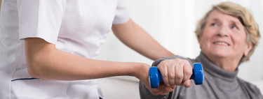 Ejercicio para personas mayores: seis ejercicios que pueden hacer en casa para mantener una buena calidad de vida 