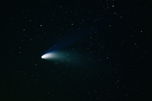 Cometa no céu. Créditos: banco de imagens