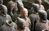 Retoman las excavaciones para dar con más guerreros de terracota