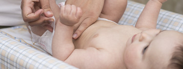 La hernia inguinal: por qué mi bebé tiene un bulto en la ingle y cómo se soluciona este problema congénito
