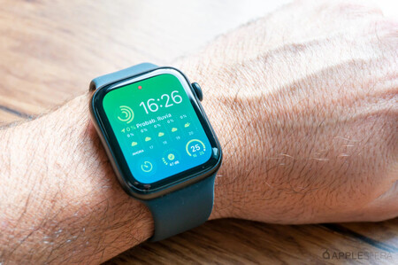 Fotografía del análisis del Apple Watch SE (2022) en la muñeca
