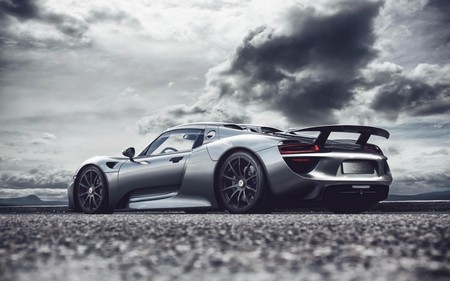 Porsche quiere que sus autos sean más estables utilizando un nuevo difusor trasero automático