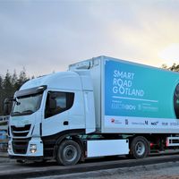 La primera carretera que carga vehículos eléctricos por inducción ya está en pruebas: el adiós a las baterías pesadas, más cerca