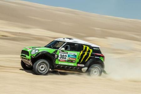 Stéphane Peterhansel gana y aumenta ligeramente su ventaja con Al-Attiyah