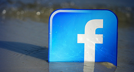 Alemania prohíbe a Facebook cambiar el pseudónimo de sus usuarios por sus nombres reales