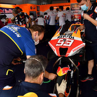 Sigue la tensión entre Michelin y Honda en MotoGP a cuenta de la lesión de Marc Márquez: "Nunca admiten un error" 