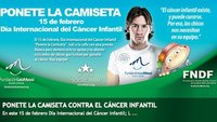 Messi se pone la camiseta contra el cáncer infantil