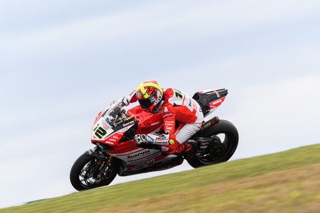 Forés domina en la FP1 pero Rea ha sido el más rápido del viernes en Buriram con Torres tercero