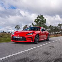 Probamos el Toyota GR86: un coche en peligro de extinción que nos recuerda que hemos perdido el camino de la pasión por el automóvil