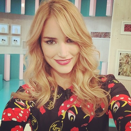 Pues sí, Alba Carrillo se está metiendo en camisa de once varas