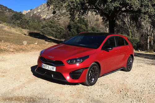 Probamos el nuevo Kia Ceed y su motor mild-hybrid de 160 CV: un compacto que convence por diseño, tecnología y comportamiento