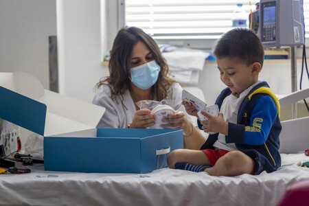 Disney arranca un proyecto piloto en el Hospital de la Paz para humanizar la estancia de los niños con cáncer