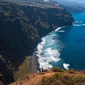 De Canarias a la Costa Brava: las mejores playas de España para visitar en 2025