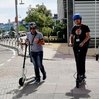 Las nuevas multas de la DGT: casco obligatorio para patinetes, infracciones que restan más puntos y otros cambios que vienen