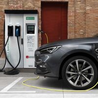 Las ventas de coches caen otro 18,7% en noviembre, un mes en el que por primera vez los vehículos alternativos superan al diésel