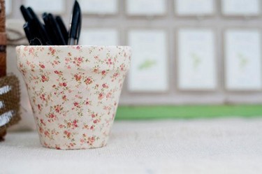 Un DIY de primavera: Recicla tus viejos tiestos y customizalos a tu gusto