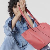 Estos son los bolsos de Tous que El Corte Inglés quiere liquidar tumbando sus precios  