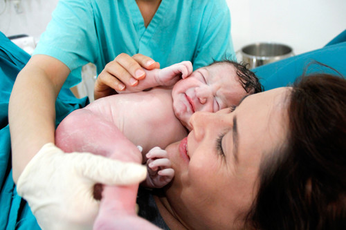Más de 30 historias maravillosas que puedes vivir en un hospital al ir a parir y que pueden hacer la diferencia