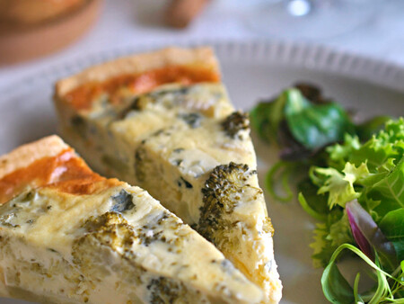 Quiche de brócoli y queso azul. Receta de aprovechamiento