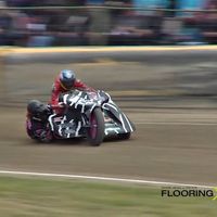 Guy Martin se atreve con todo, esta vez sale a rodar con un sidecar de speedway