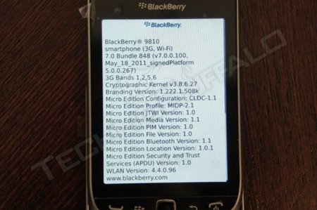 BlackBerry Torch 2 9810, más imágenes del nuevo híbrido de RIM