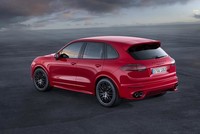 Walter Röhrl nos enseña cómo derrapa el Porsche Cayenne GTS 2015