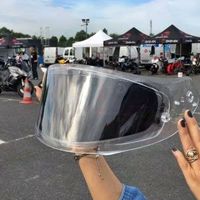 Esta visera fotocromática se oscurece en medio segundo y puede mejorar la seguridad en moto