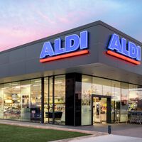 Hoy ha llegado a Aldi (y rebajada) esta baliza V16 compacta, ligera y con visibilidad 360º