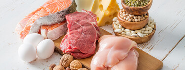 Los 13 alimentos ricos en proteínas perfectos para acompañar tu trabajo en el gimnasio (y las claves para sacarles el máximo partido) 