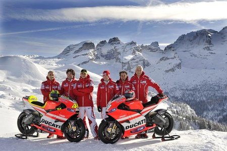 MotoGP 2011, primera jornada de pruebas del equipo Ducati en Jerez