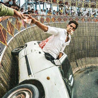 Este es el espectáculo motorizado más peligroso del mundo, y triunfa en India: aquí los conductores no llevan casco ni cinturones de seguridad porque no servirían de nada 