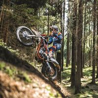 Si estás pensando en pasarte al marrón, la nueva KTM Freeride 250 F aterriza con novedades