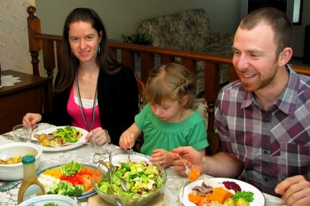 Un estudio revela que los niños que comen en casa sufren menos indice de obesidad