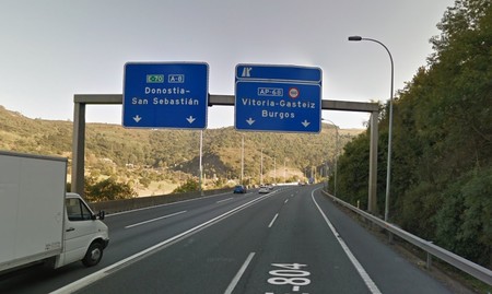Los gobiernos central y vasco transfieren a Euskadi la autopista de peaje AP-68: será de pago hasta 2026