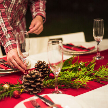 Una vajilla barata de Carrefour, pero que parece comprada en la Cartuja de Sevilla y llega a tiempo para Nochebuena