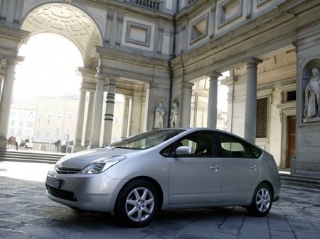 170 Prius abandonados en Miami