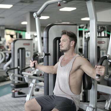 Comer siempre lo mismo es tendencia entre 'gymbros': así es la dieta de 'pienso' más aburrida del gimnasio
