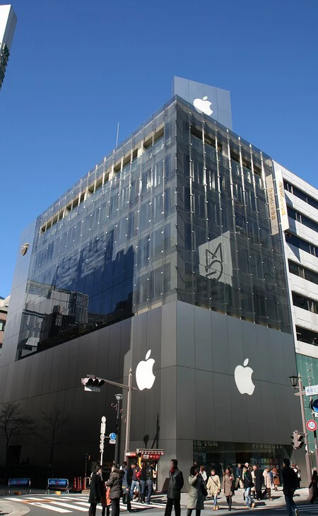 Apple Store de Ginza antes de su demolición y posterior reforma