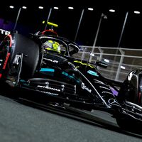 Mercedes revoluciona su Fórmula 1: el coche de Lewis Hamilton se ha presentado en Mónaco con pontones