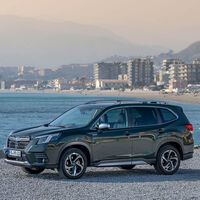 El Subaru Forester E-Boxer estrena nuevo frontal y más equipamiento de seguridad, desde 35.400 euros