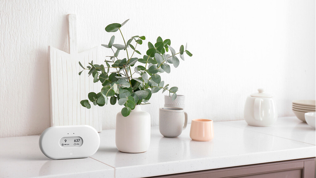 Airthings View Plus: este dispositivo se conecta al Wi-Fi de casa y mide la calidad del aire que respiramos