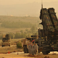 Pensábamos que la guerra en Irán iba de misiles. Hasta que Alemania se ha puesto a contarlos: va de lo que pasará en mayo sin ellos