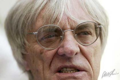 Bernie Ecclestone manda un tirón de orejas a Kimi Raikkonen